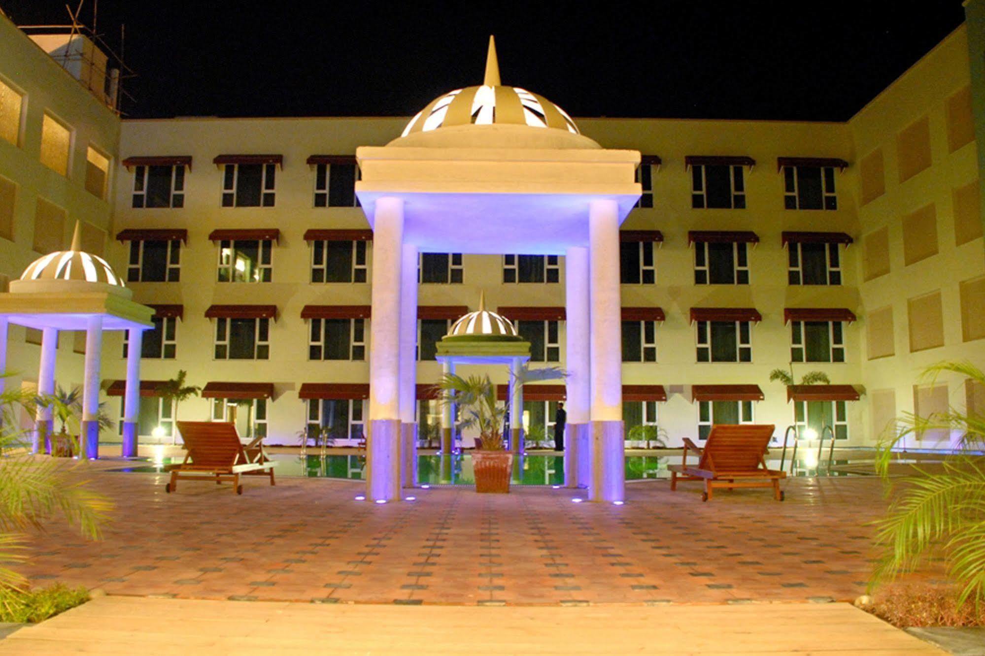 Cambay Grand Kukas Ξενοδοχείο Τζαϊπούρ Εξωτερικό φωτογραφία